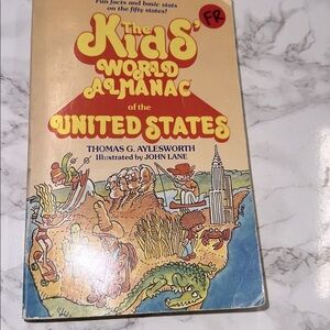 Kids' vintage World Almanac of the United States Book